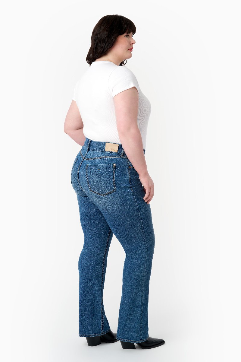 Tummyless Micro Boot Jean at Seven7 Jeans