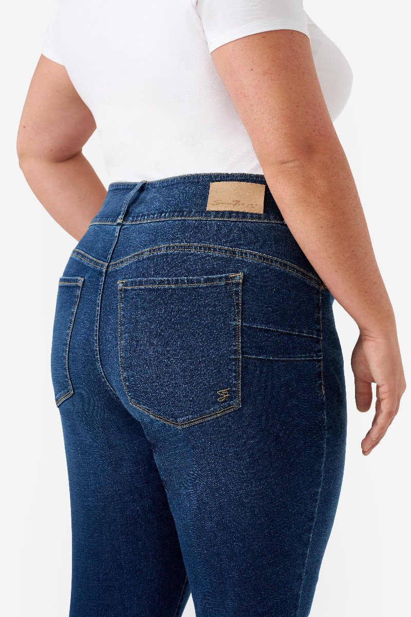 Curvy Legging at Seven7 Jeans