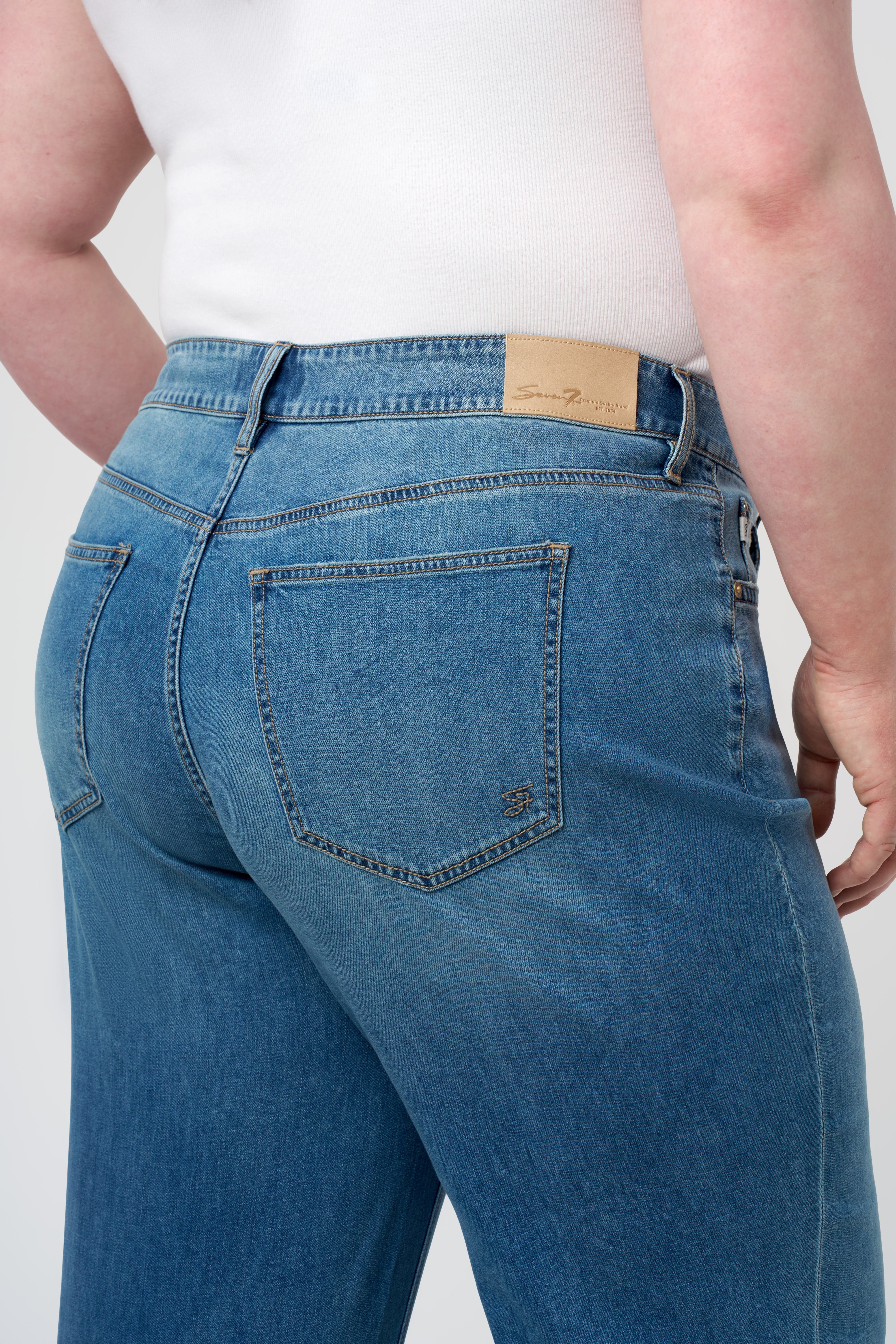 Featherweight Wide Leg Jean at Seven7 Jeans