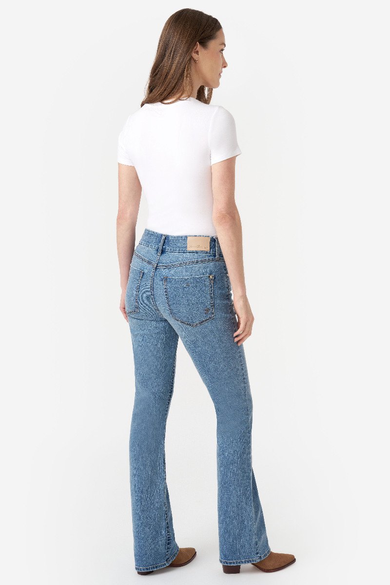 Tummyless Boot Jean at Seven7 Jeans