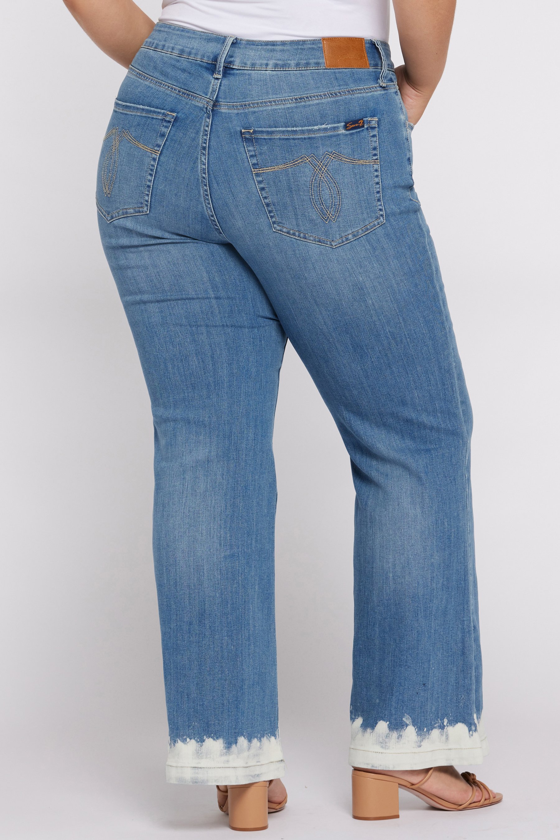 JEANAページ 002.jpg?v=1749463417&width=500